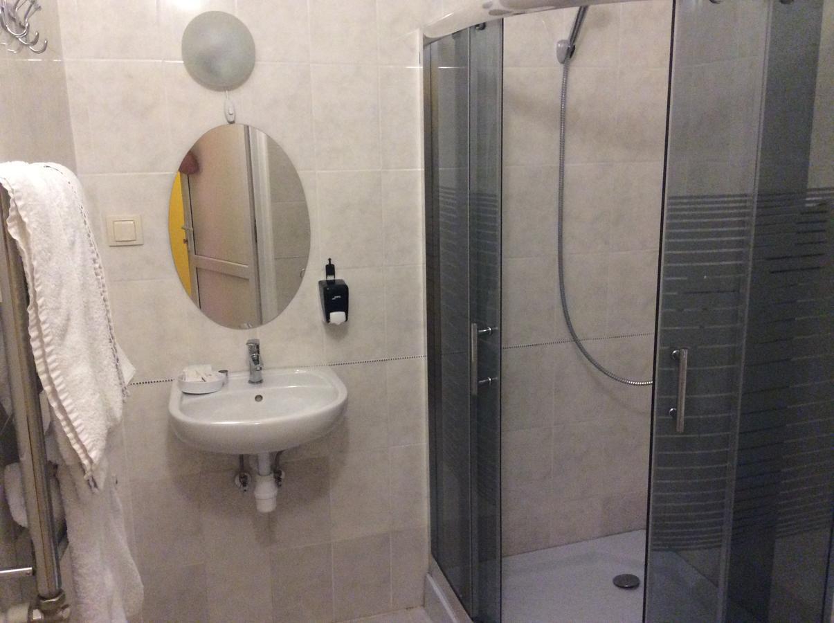 Hotel Travel Lviv Bagian luar foto